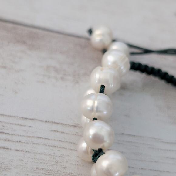 Unusual Pearl Bracelet - Adjustable - Picture 5 of 6